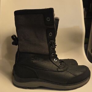 UGG Women's Adirondack III Black & Gray Leather-Suede Lace-Up Winter Boots